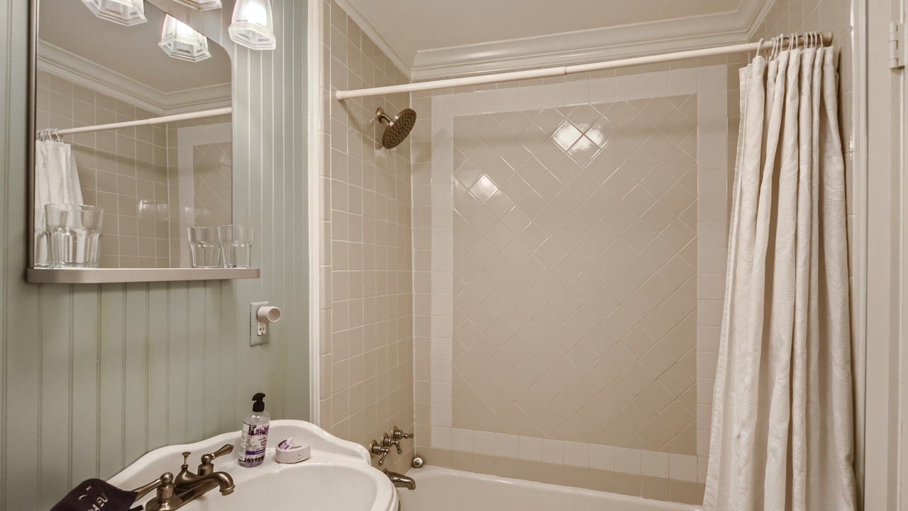 Photo of Bathroom in Old East Dallas