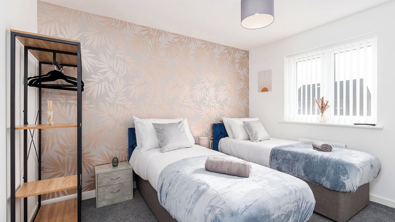 Photo of Others in Grimsby