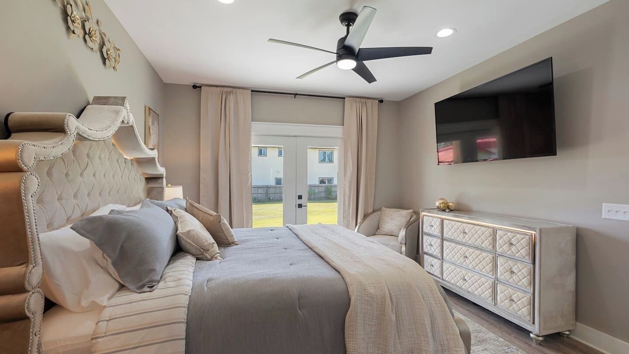 Photo of Bedroom in Upper Grand Lagoon