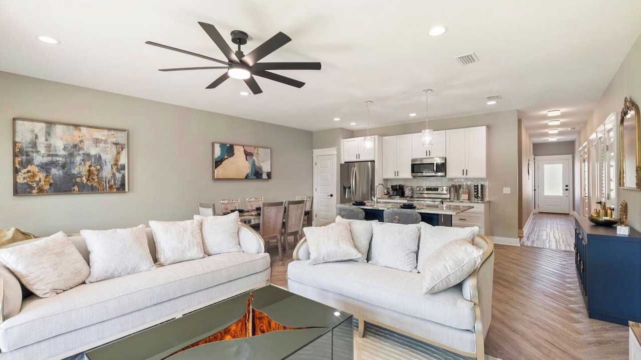 Photo of Livingroom in Upper Grand Lagoon
