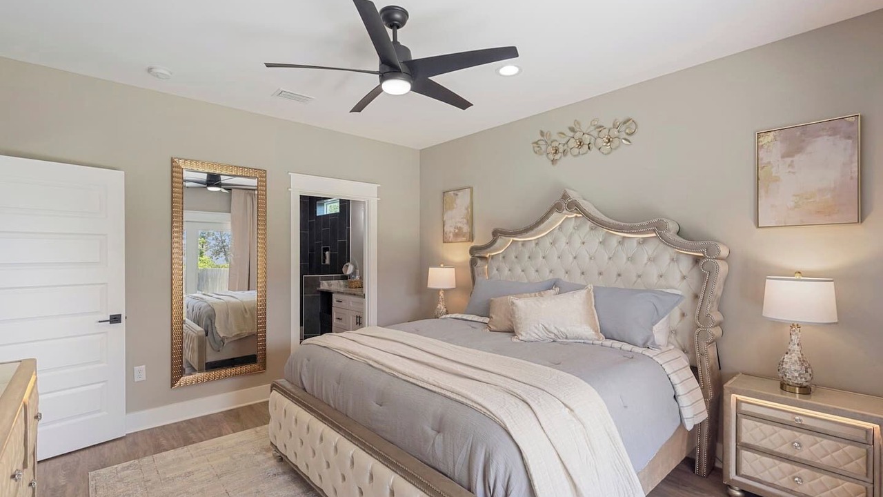 Photo of Bedroom in Upper Grand Lagoon