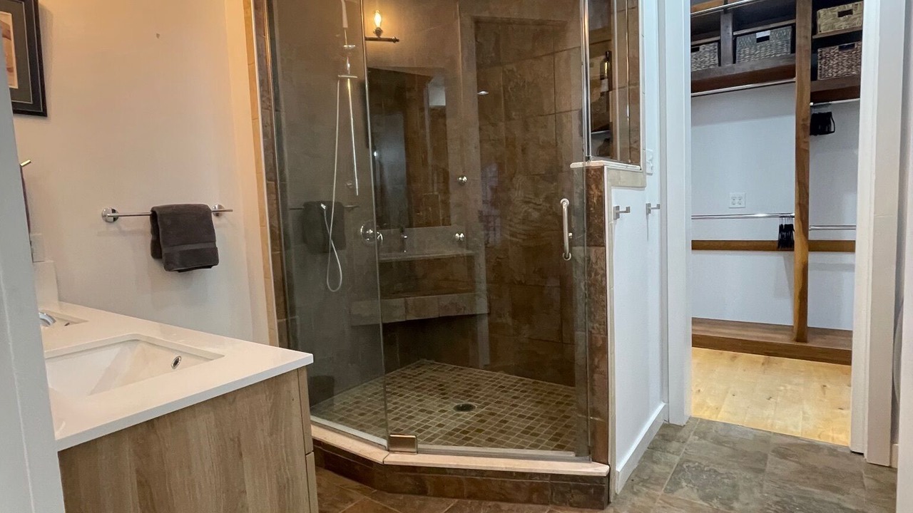 Photo of Bathroom in Lenox