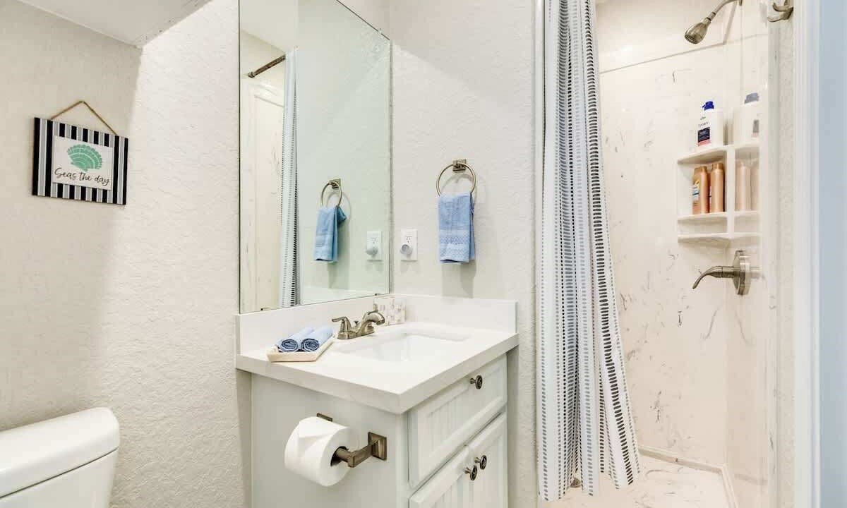 Photo of Bathroom in Surfside Beach