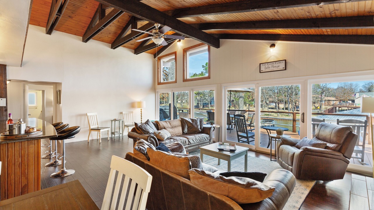 Photo of Livingroom in Enchanted Oaks