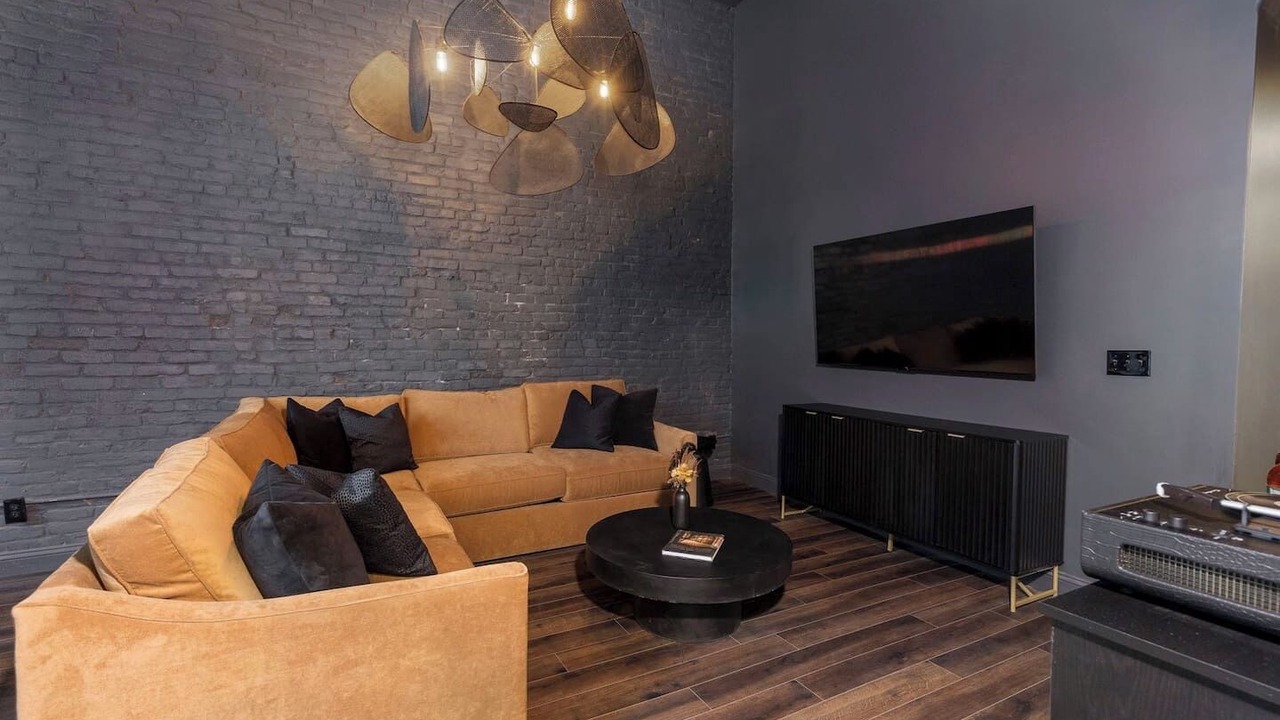 Photo of Livingroom in Downtown Louisville