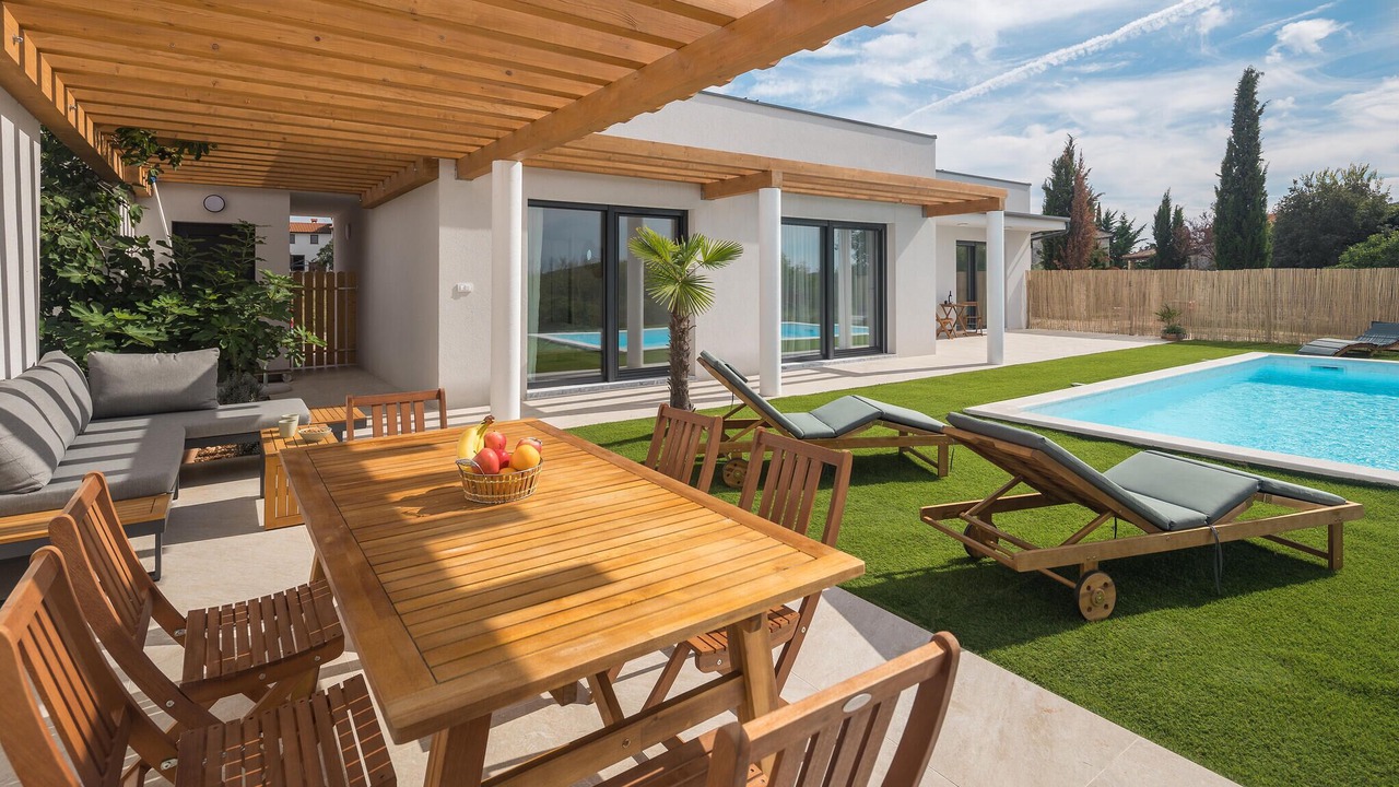 Photo of Outdoor in Krmed