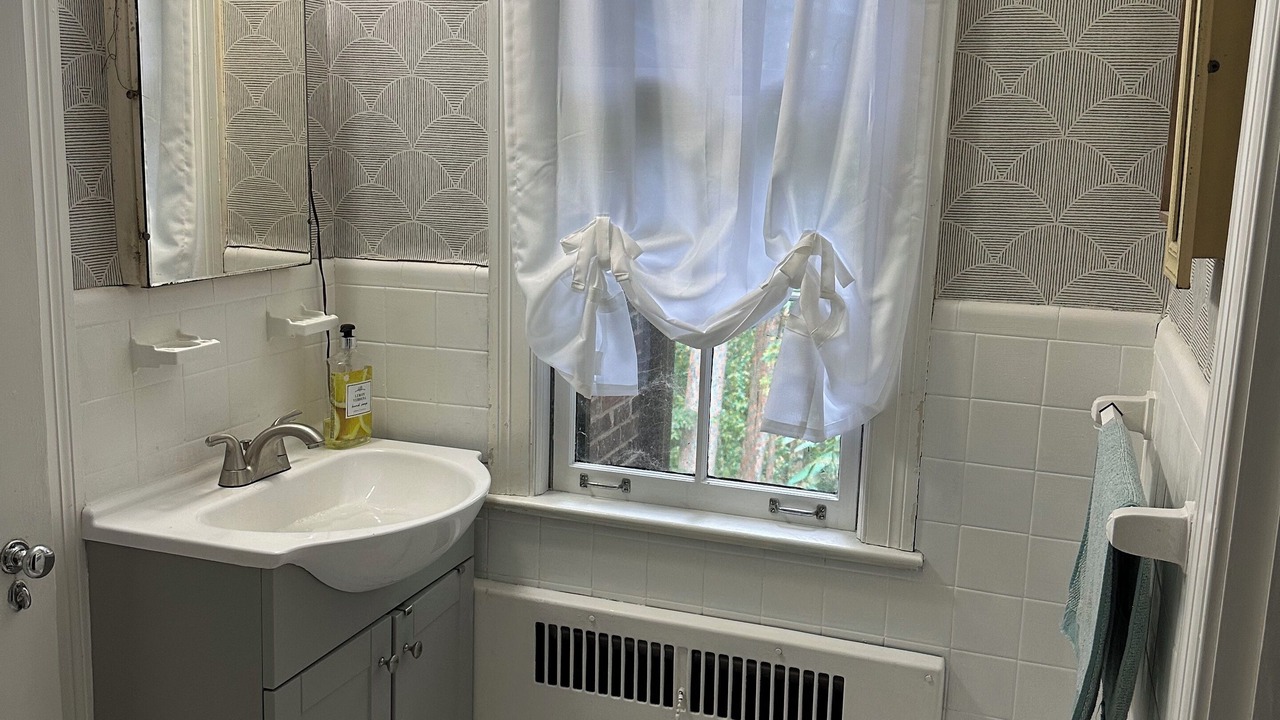 Photo of Bathroom in Martinsville