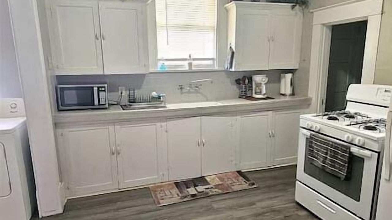 Photo of Kitchen in Highland Historic District
