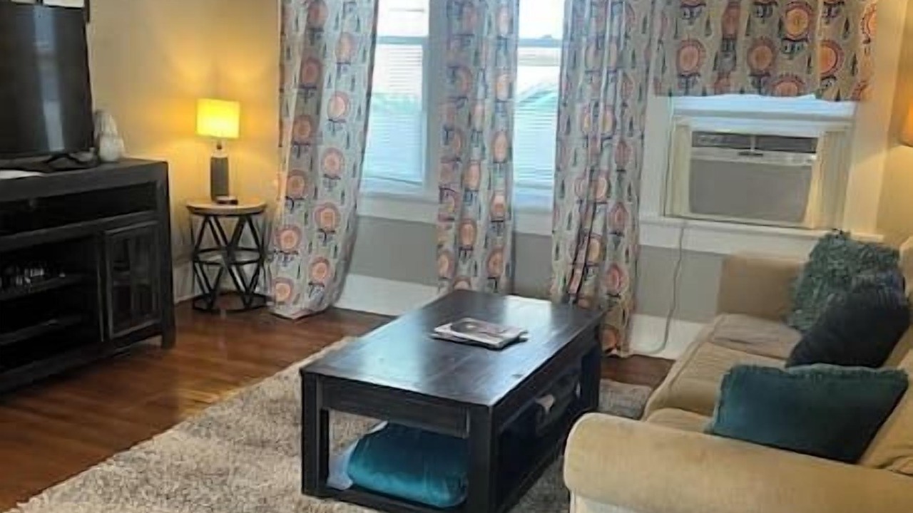 Photo of Livingroom in Highland Historic District