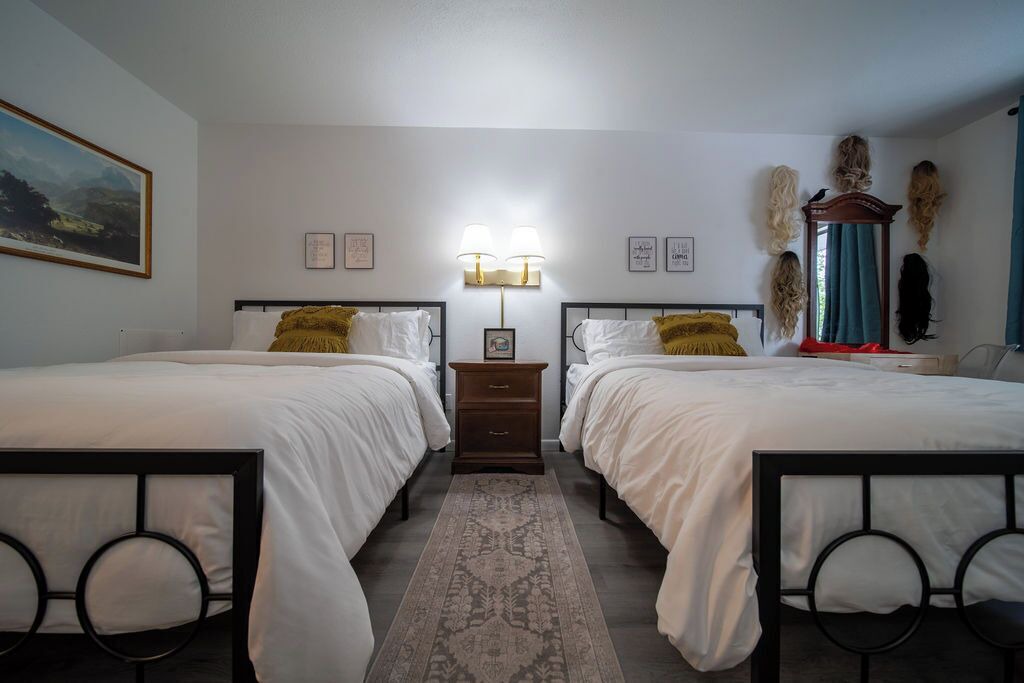 Photo of Bedroom in Eureka Springs Historic District
