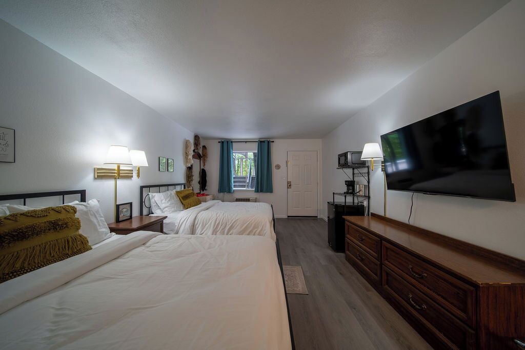 Photo of Bedroom in Eureka Springs Historic District