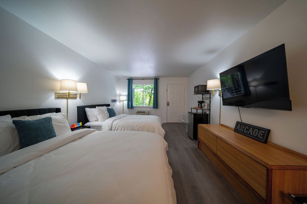 Photo of Bedroom in Eureka Springs Historic District