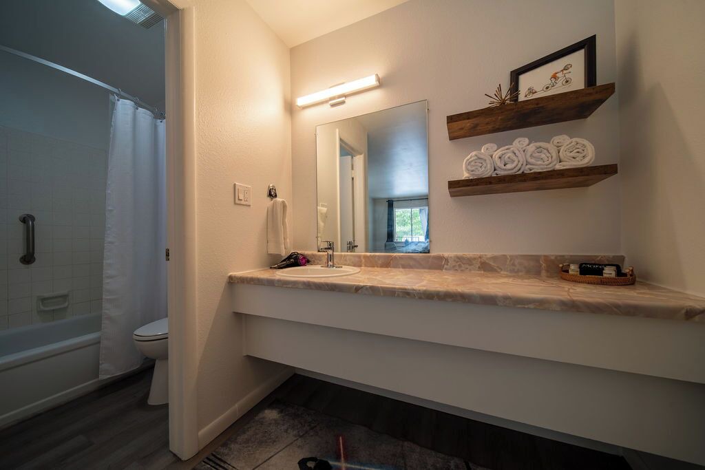 Photo of Bathroom in Eureka Springs Historic District