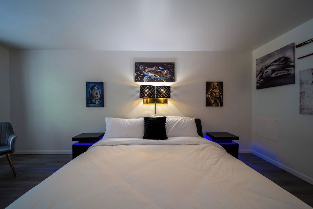 Photo of Bedroom in Eureka Springs Historic District