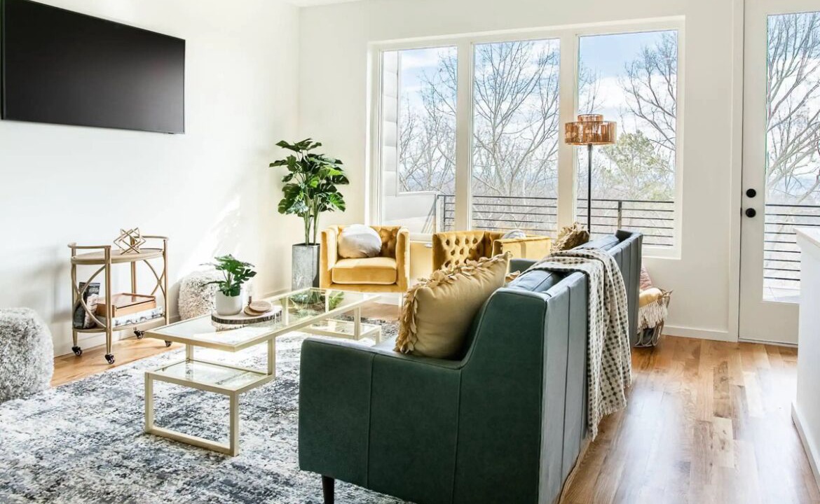 Photo of Livingroom in East Ridge