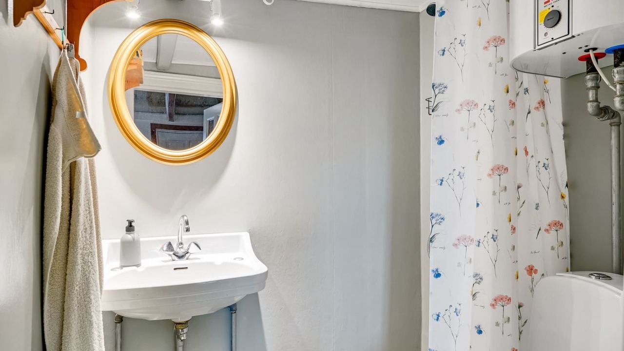 Photo of Bathroom in Trans