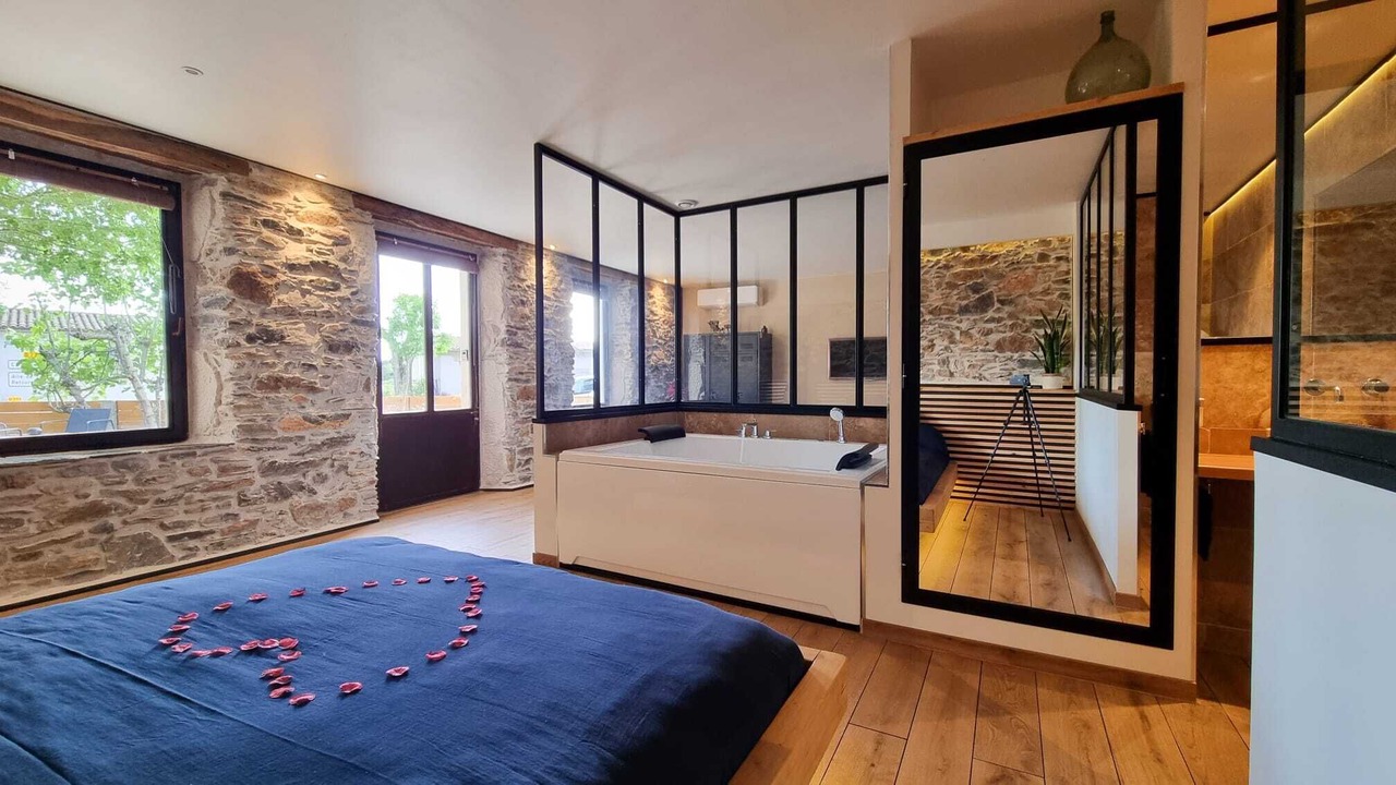 Photo of Bedroom in Salsigne