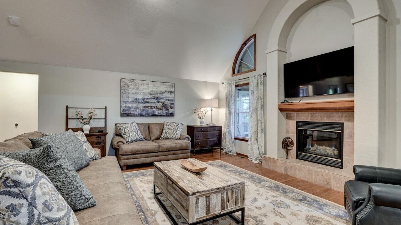 Photo of Livingroom in Powell