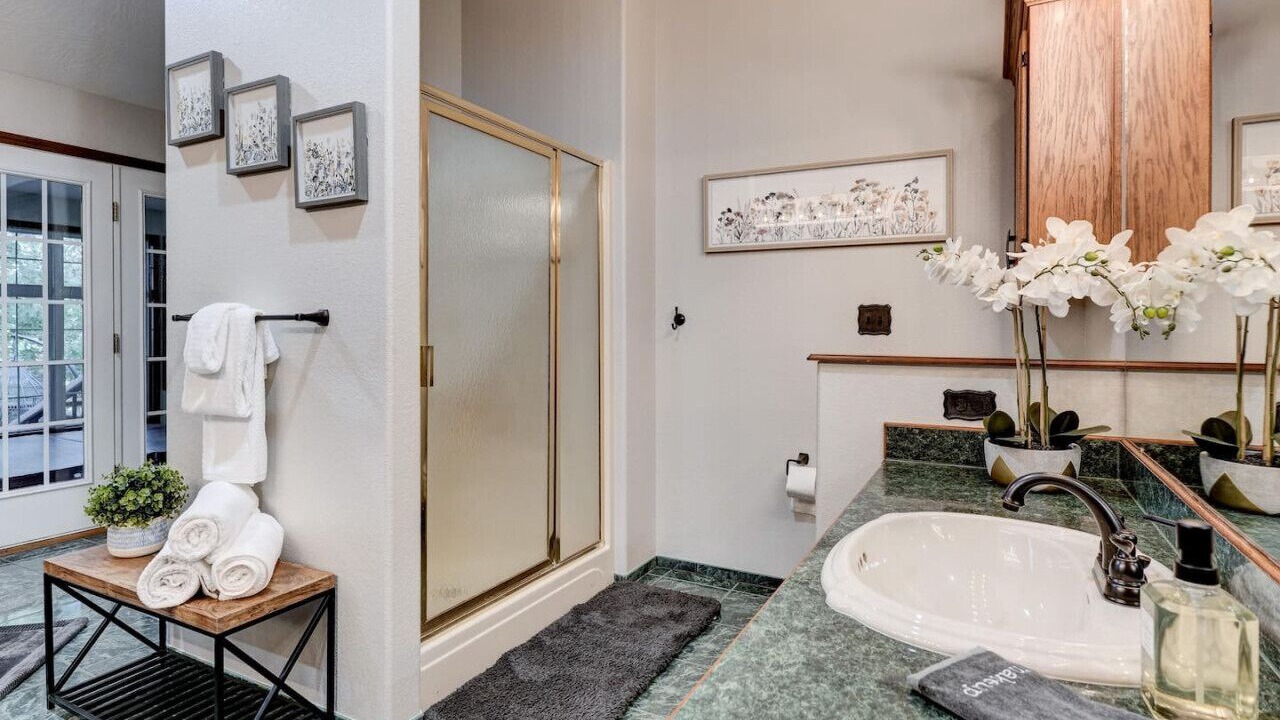 Photo of Bathroom in Powell