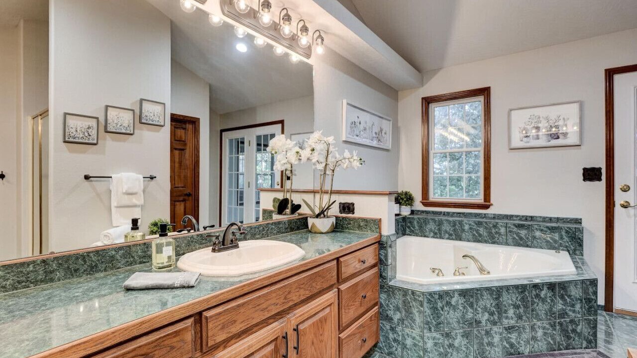 Photo of Bathroom in Powell