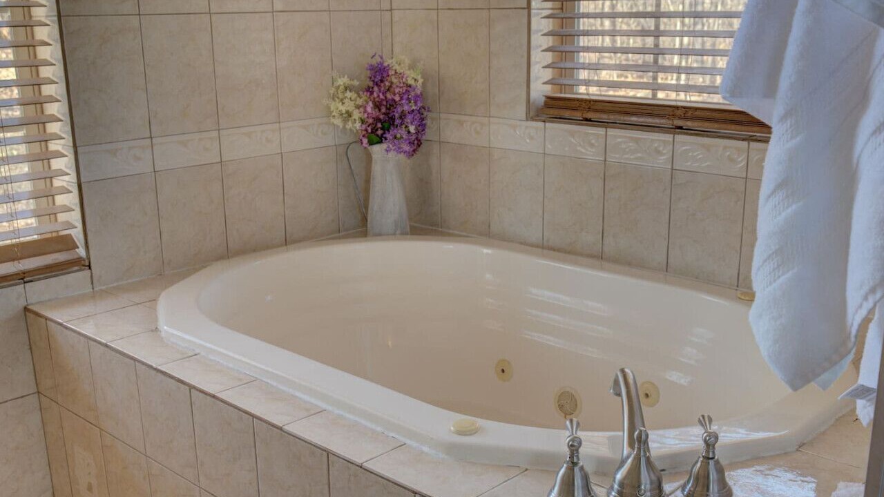 Photo of Bathroom in Powell