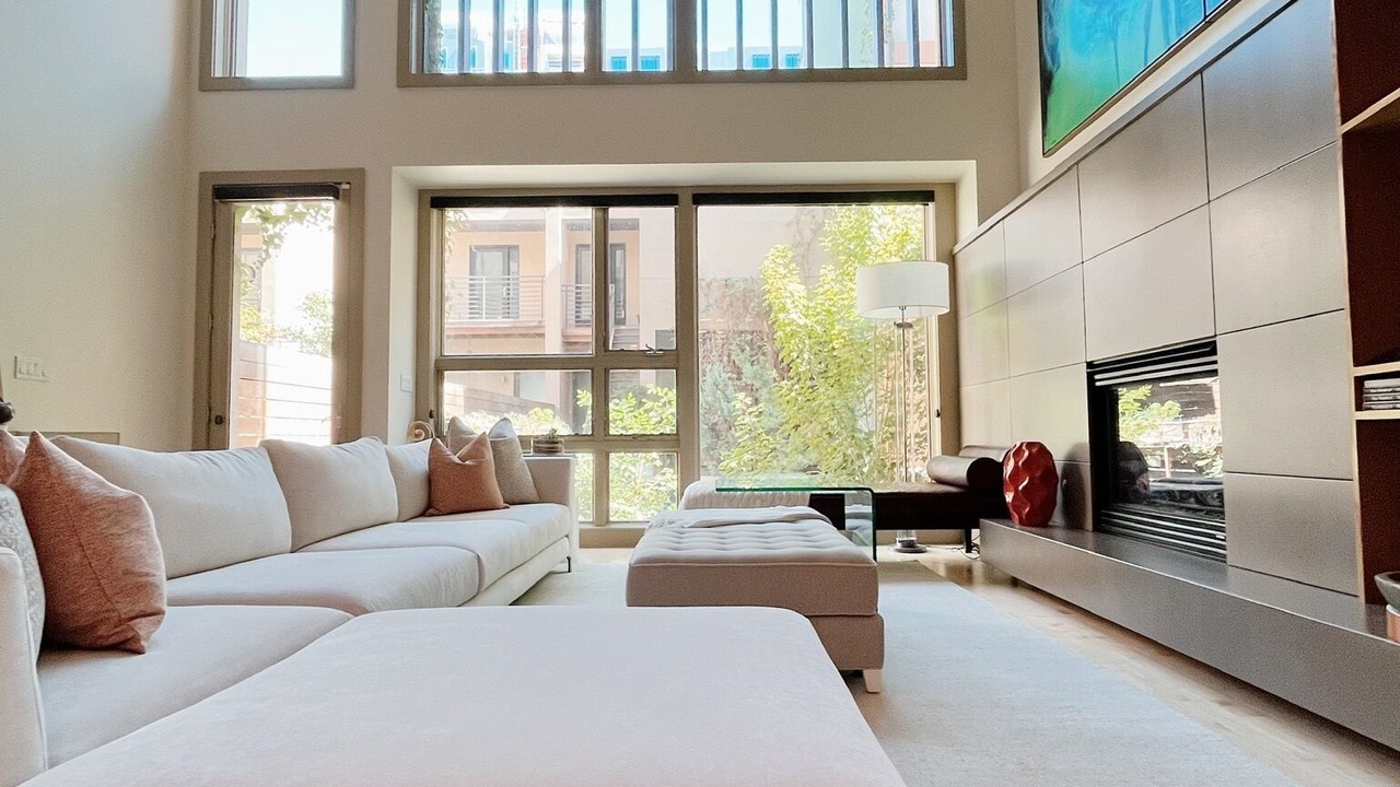 Photo of Livingroom in Golden Triangle