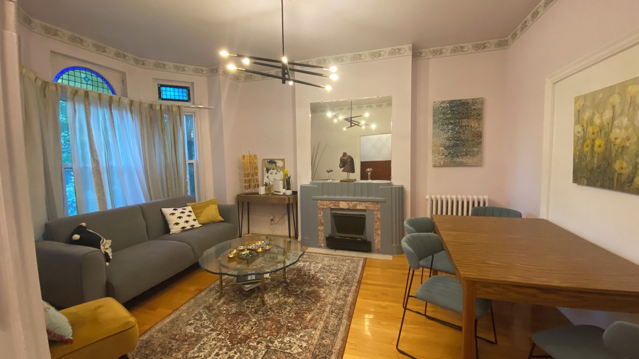 Photo of Livingroom in Dufferin Grove