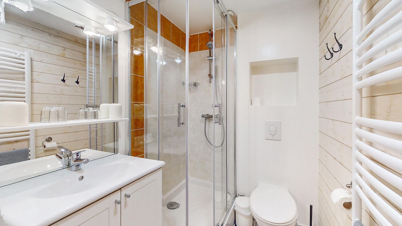 Photo of Bathroom in Taintrux