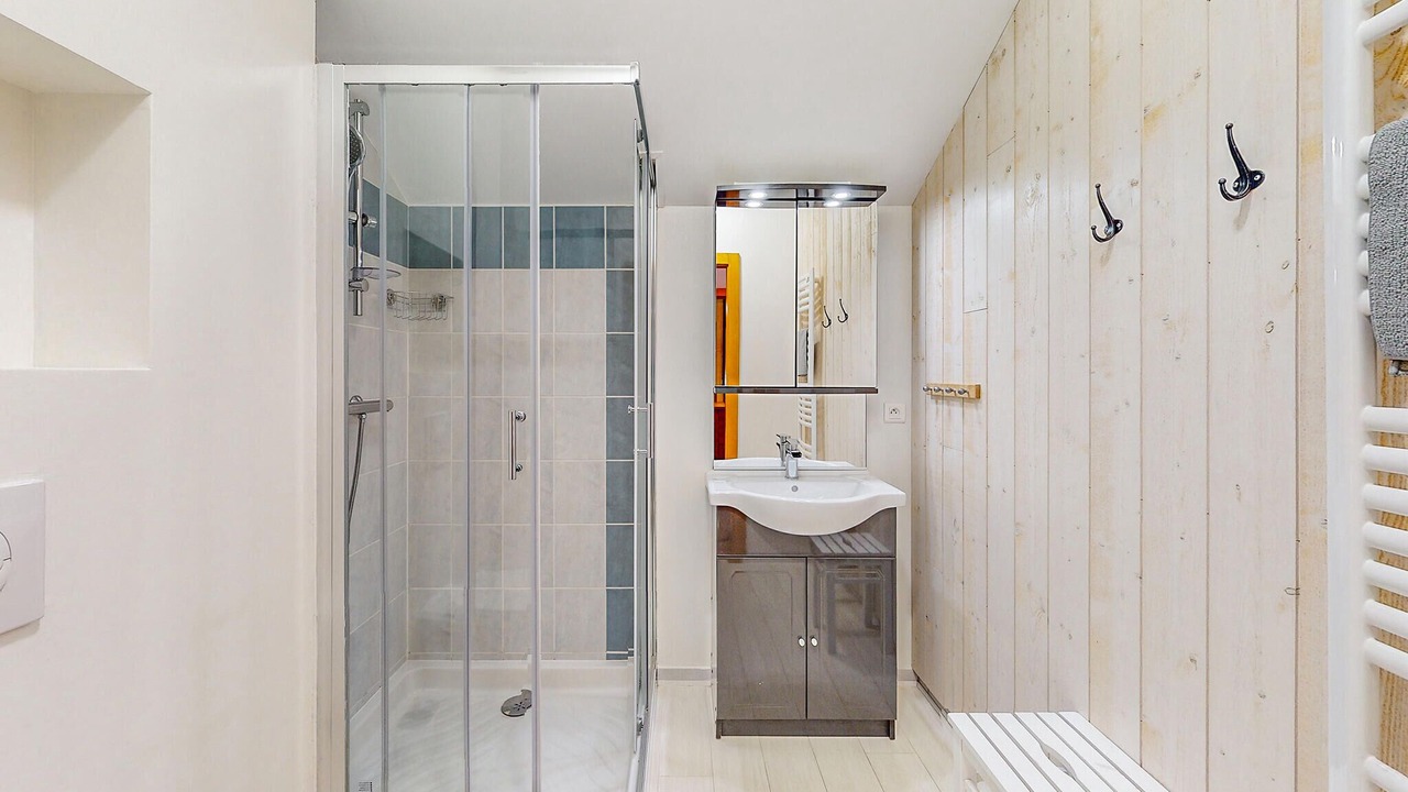 Photo of Bathroom in Taintrux