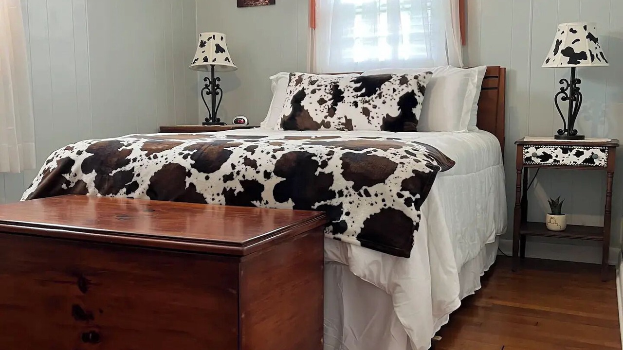 Photo of Bedroom in Mouth of Wilson
