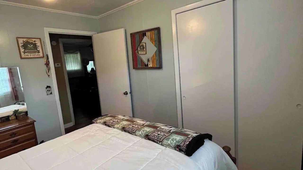 Photo of Bedroom in Mouth of Wilson