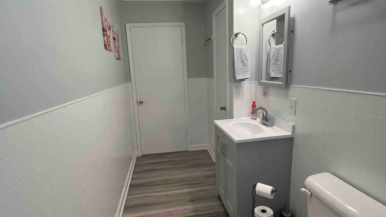 Photo of Bathroom in Mouth of Wilson