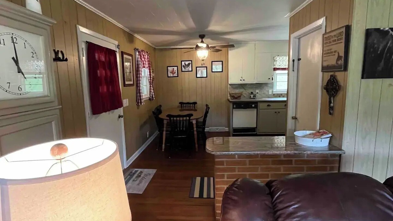 Photo of Livingroom in Mouth of Wilson