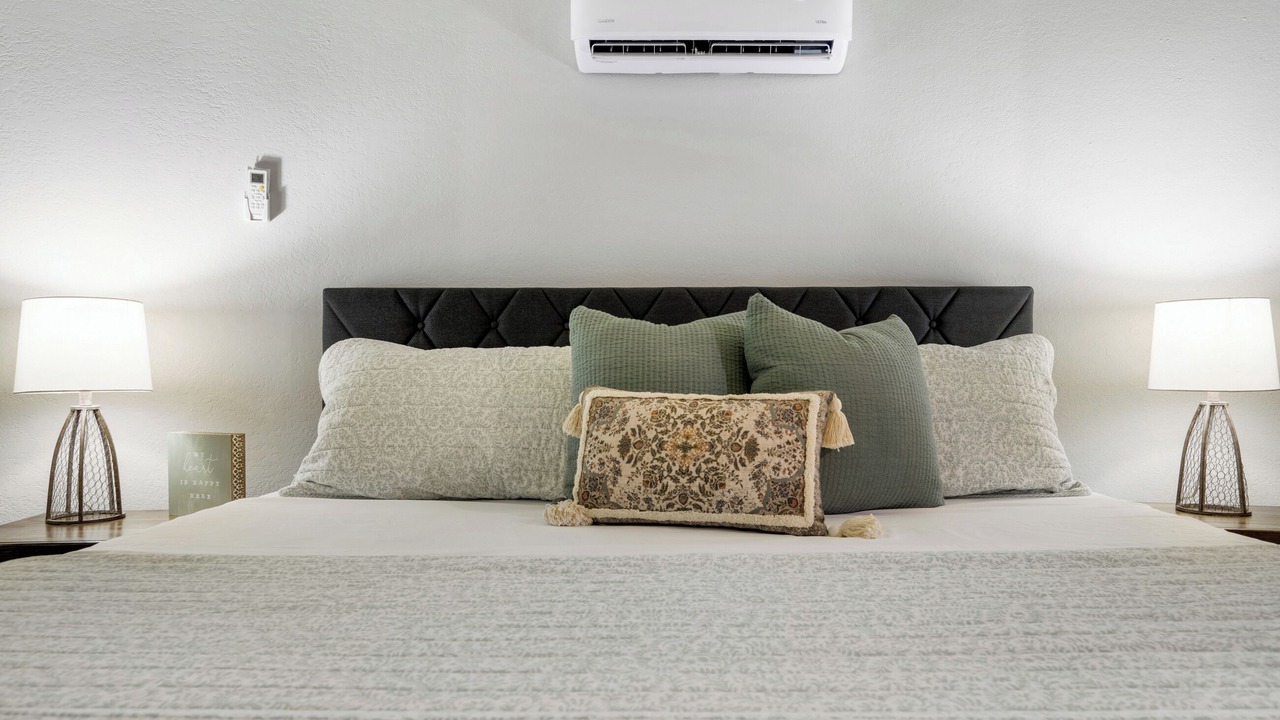 Photo of Bedroom in Elgin