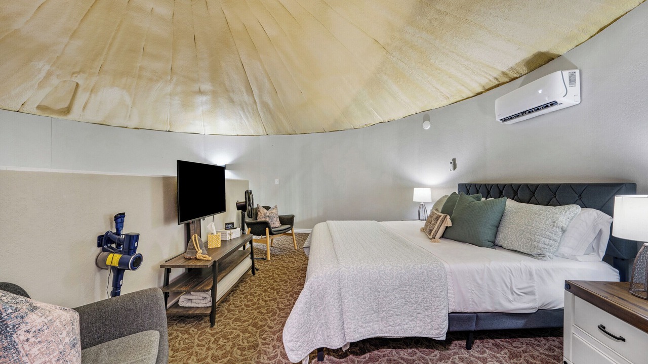 Photo of Bedroom in Elgin