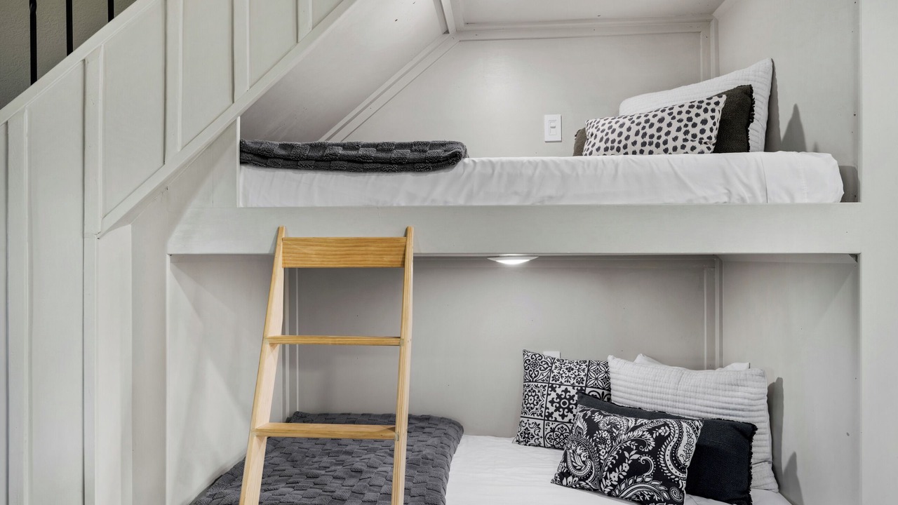 Photo of Bedroom in Elgin