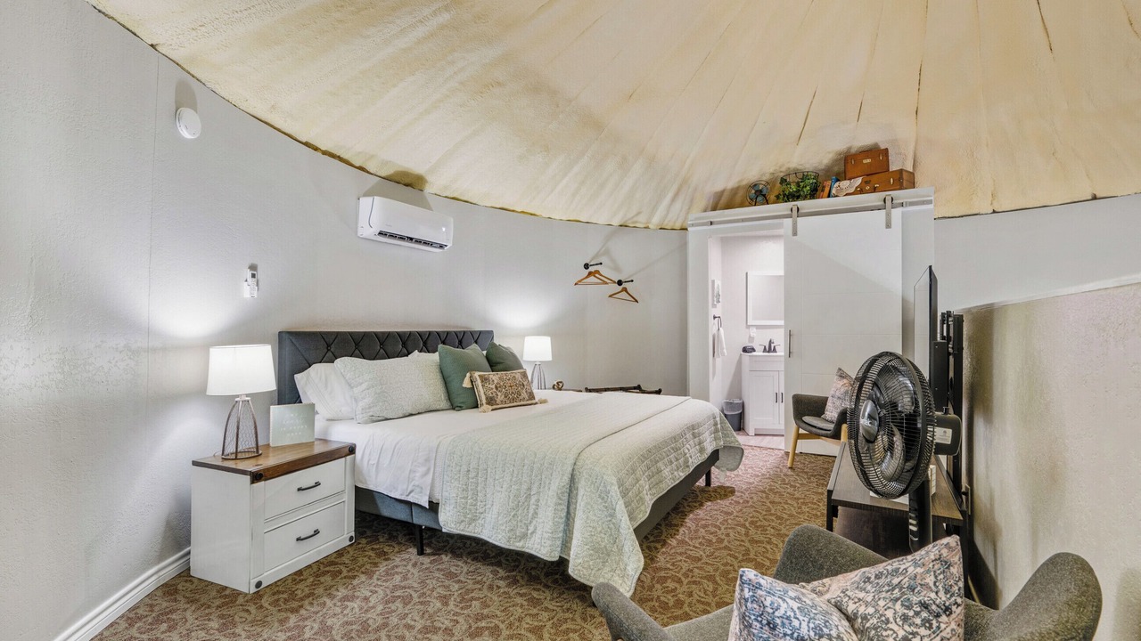 Photo of Bedroom in Elgin
