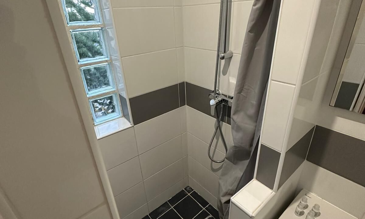 Photo of Bathroom in Arcueil