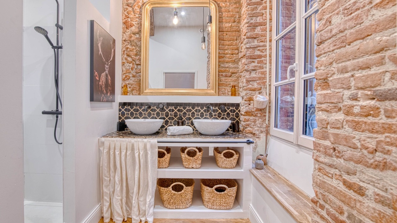 Photo of Bathroom in Capitole