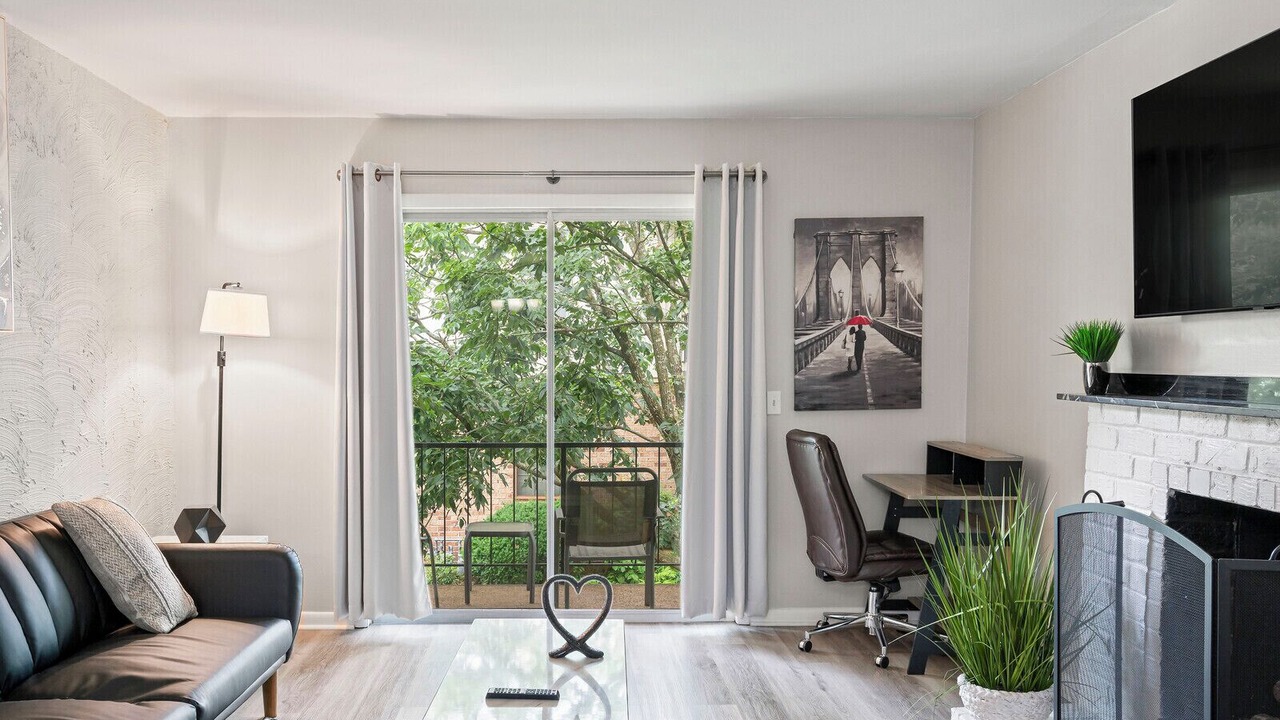 Photo of Livingroom in Green Hills