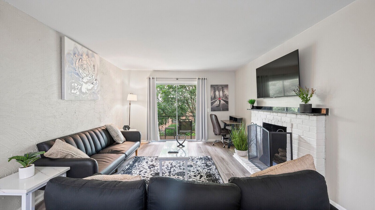 Photo of Livingroom in Green Hills