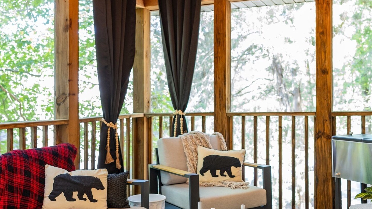 Photo of Patio Balcony in Branson West