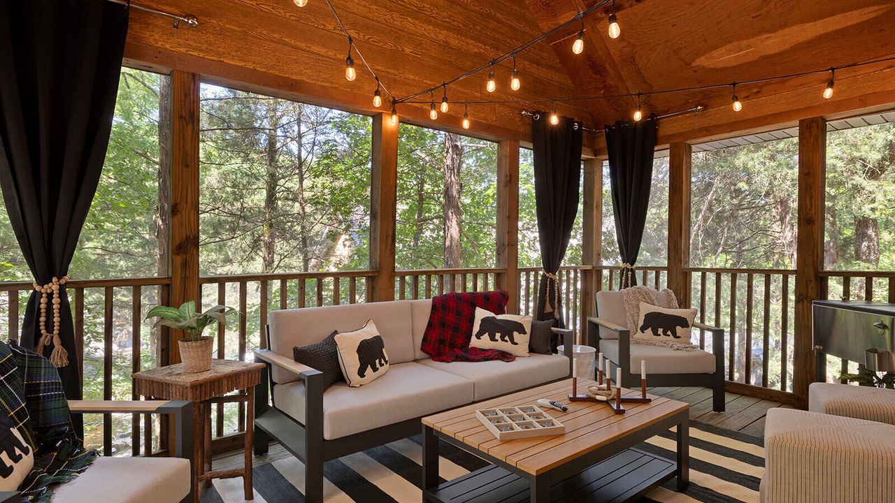 Photo of Patio Balcony in Branson West