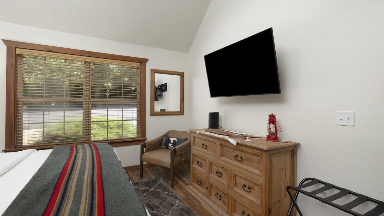 Photo of Bedroom in Branson West