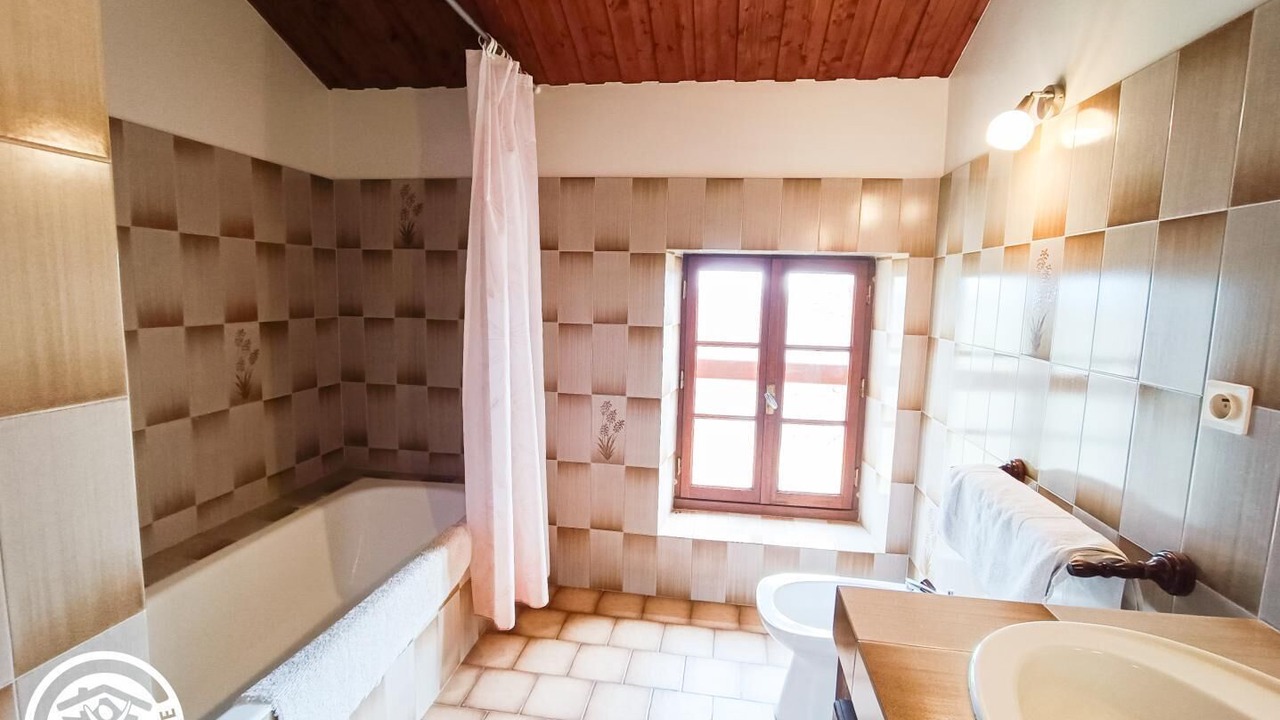 Photo of Bathroom in Albas