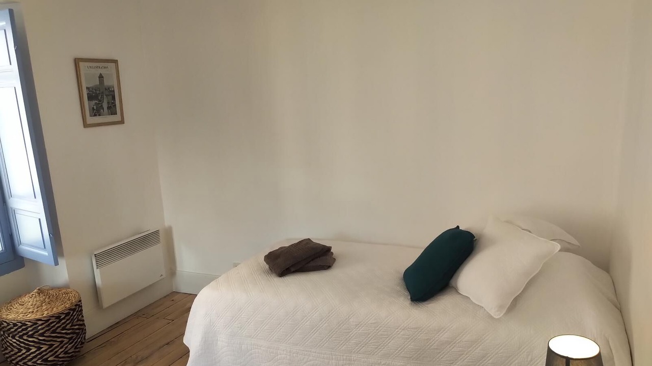 Photo of Bedroom in Cahors Old Town