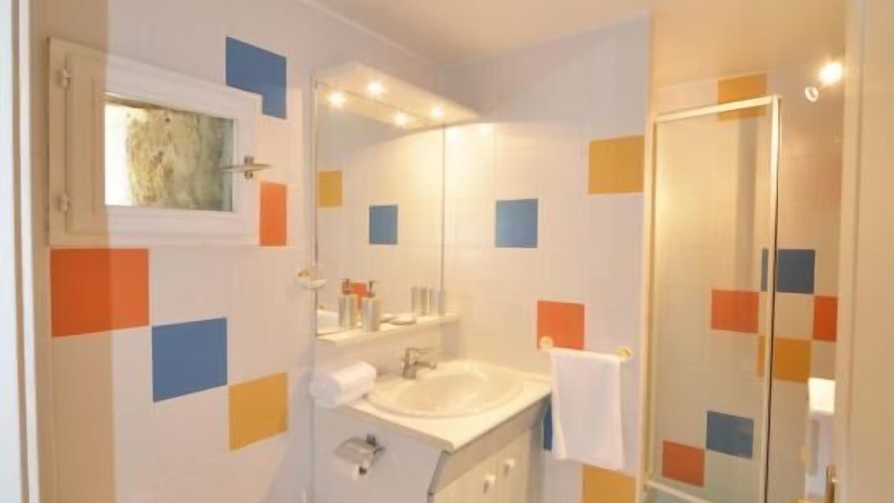 Photo of Bathroom in Grealou
