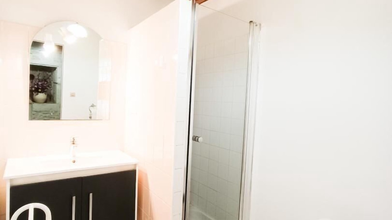 Photo of Bathroom in Labastide-Marnhac