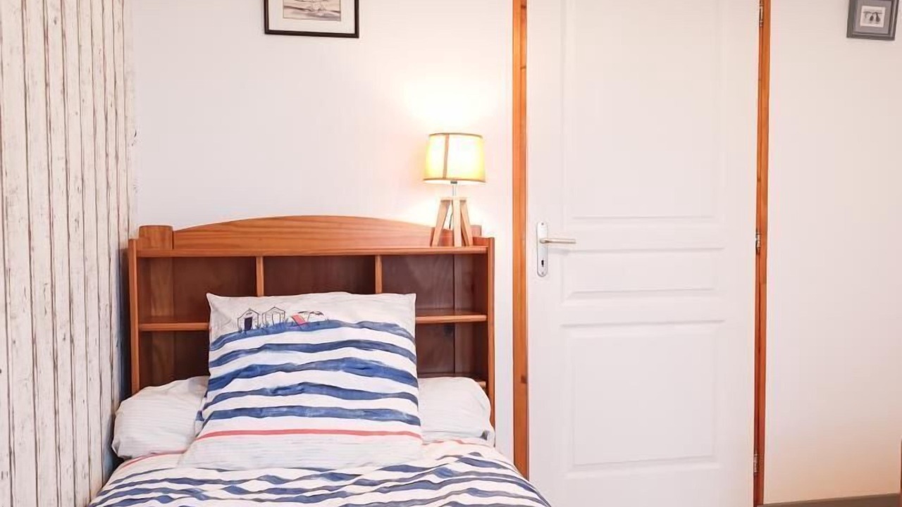 Photo of Bedroom in Camburat