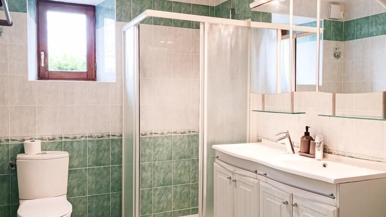 Photo of Bathroom in Camburat